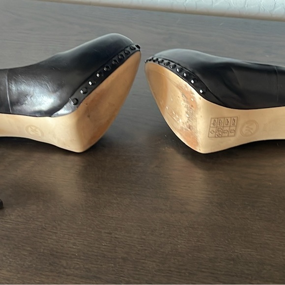 Michael Kors Black Studded Heels Sz 9.5 - Picture 5 of 5
